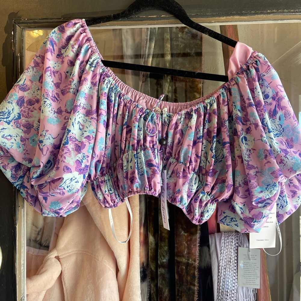 For love and lemons floral crop top